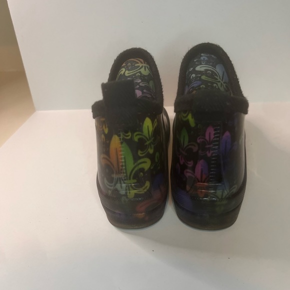 Corkys Stormy Multicolor Fleur-de-lis Ankle Rain boot/Booties - Picture 4 of 7